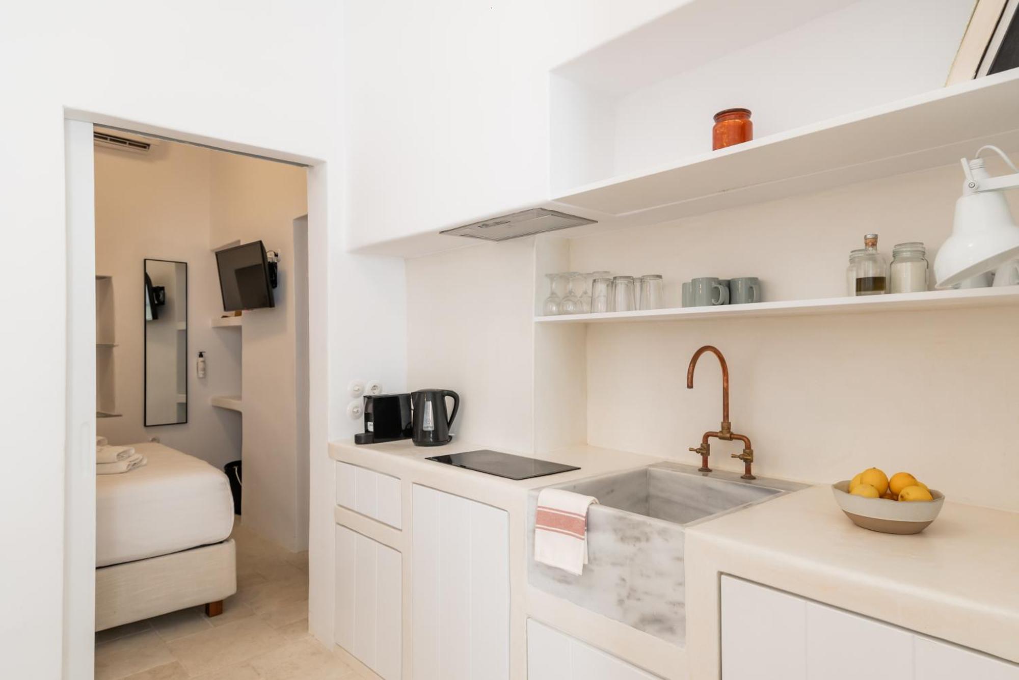 Aniko Suites White Alley Mykonos Town Bagian luar foto