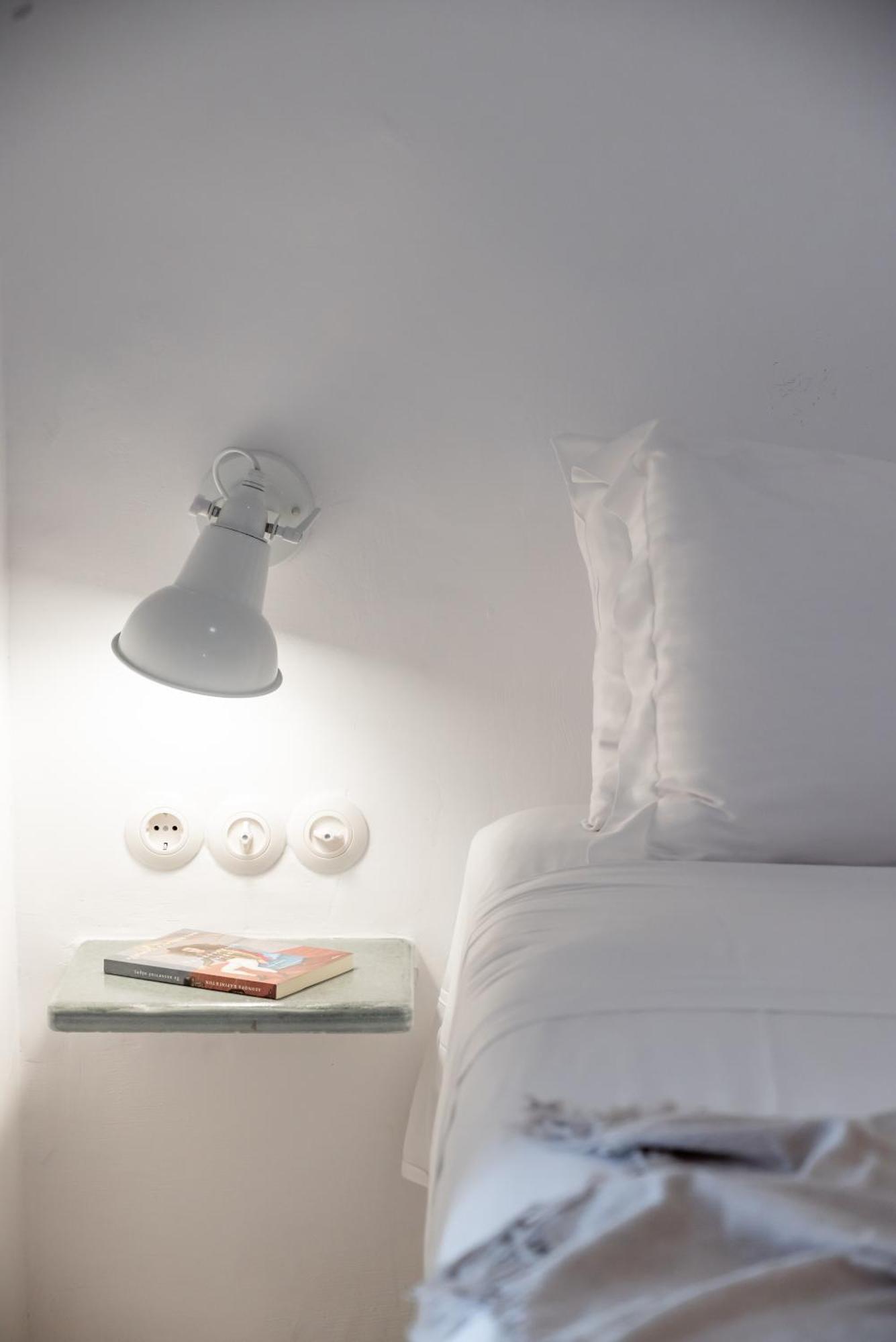 Aniko Suites White Alley Mykonos Town Bagian luar foto