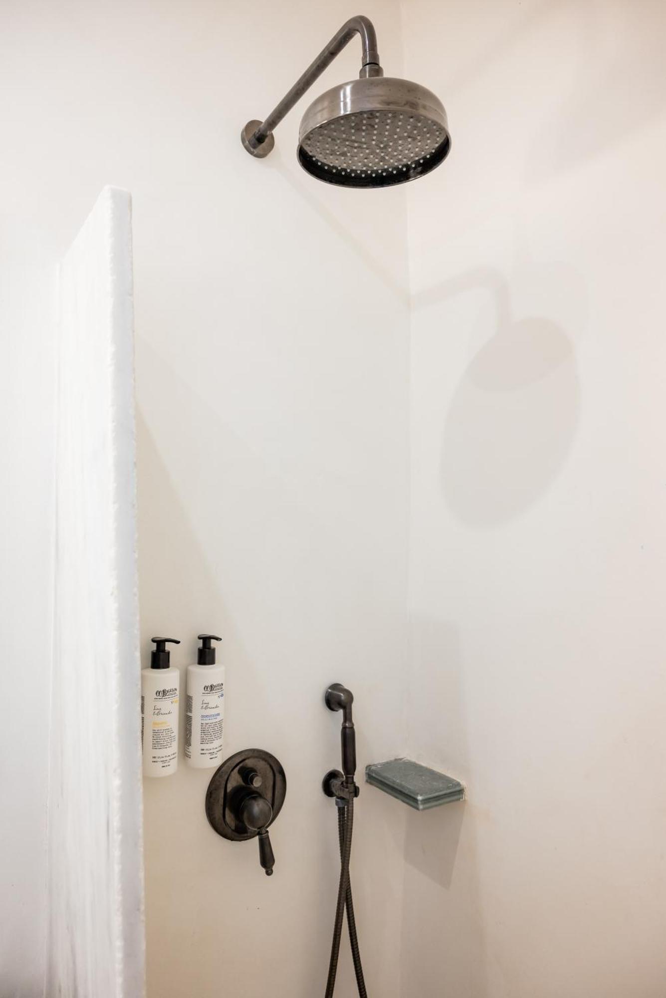 Aniko Suites White Alley Mykonos Town Bagian luar foto