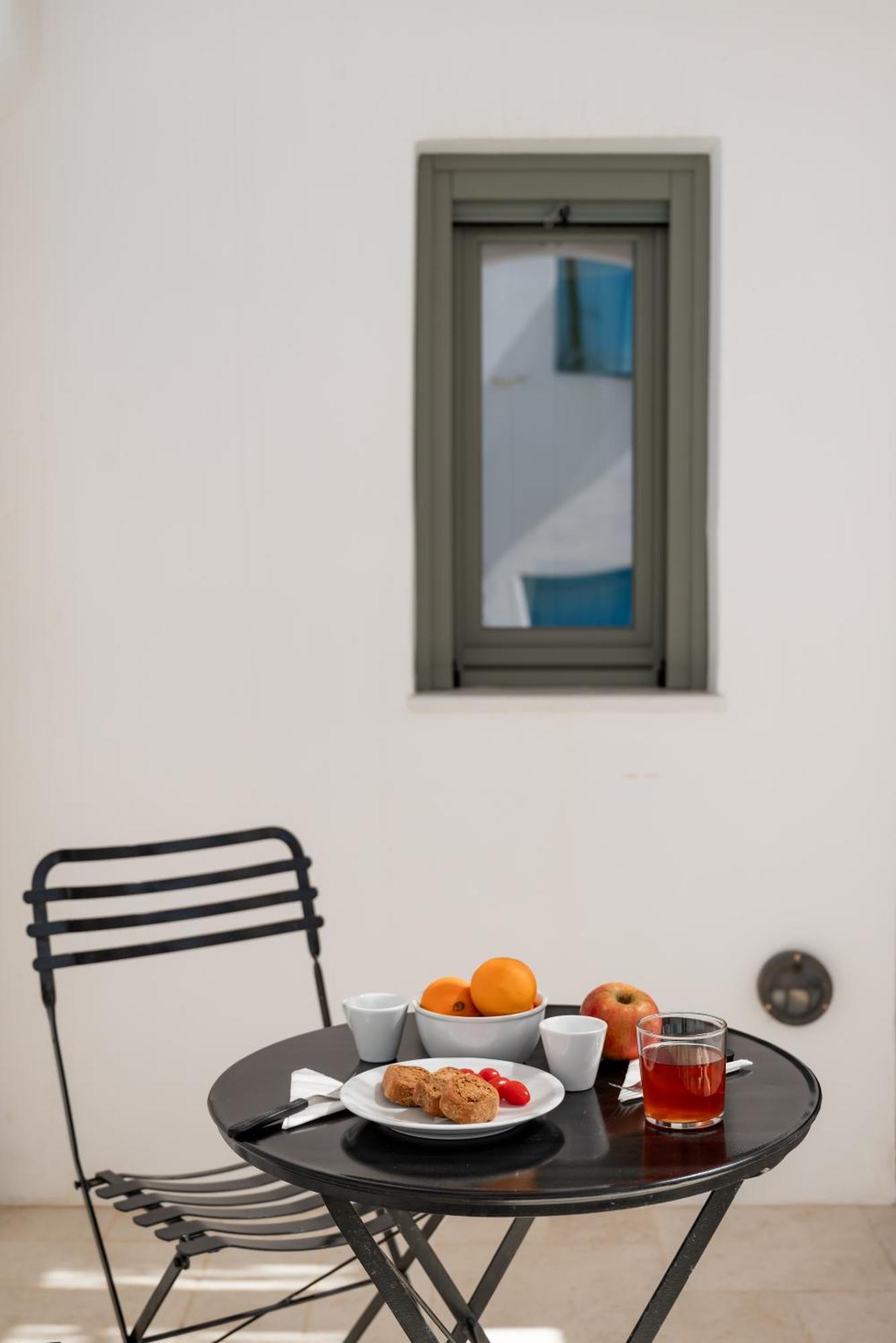 Aniko Suites White Alley Mykonos Town Bagian luar foto