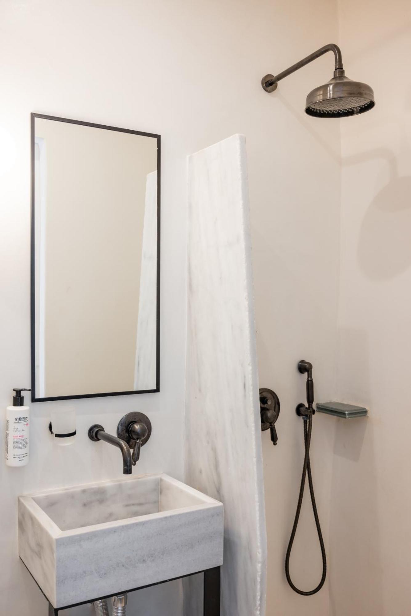 Aniko Suites White Alley Mykonos Town Bagian luar foto